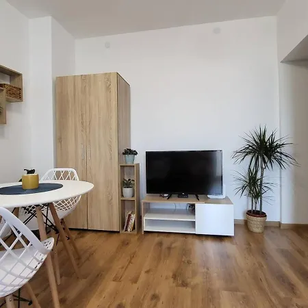 Sisi Art Apartment *